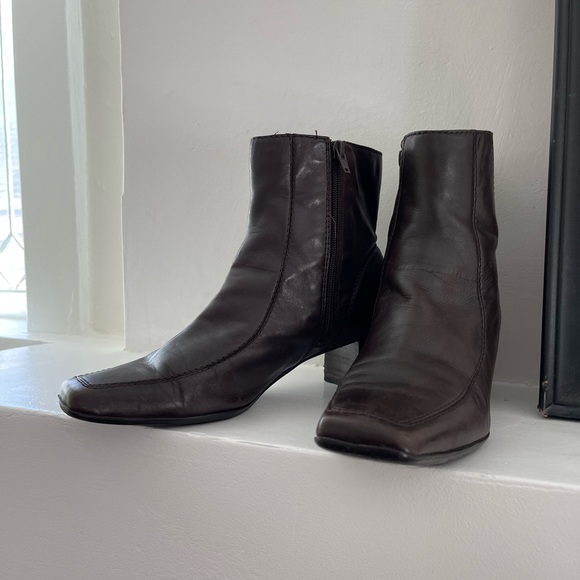 Nine West choc brown leather boots - Picture 1 of 3